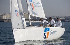 Equipa de Olimpico do Barreiro Seth Sailing Team treinou na Bermuda com o Tri-Campeão Olímpico Ben Ainslie