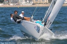 Seth Sailing Team - Equipa de Olimpico do Barreiro Vence lider do world Tour Mathieu Richard e passa às meias-finais do troféu Manu Minard . Hoje é sem dúvida o melhor dia da Seth Sailing Team