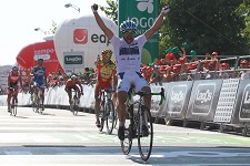 Blanco continua de amarelo Sérgio Ribeiro vence "sprint" polémico de Cândido