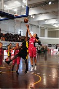 Quinta dos Lombos arrecada troféu pela 1ª vez Paula Muxiri foi a MVP com uma exibição de luxo