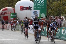 Jon Aberasturi (Orbea) foi o mais veloz na chegada a Setúbal 4º Grande Prémio Crédito Agrícola Costa Azul