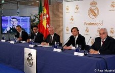 Cristiano Ronaldo, Fábio Coentrão e Pepe felicitam escola vila-realense da Fundação Real Madrid