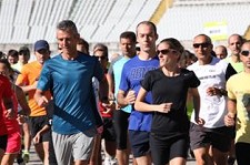 Apresentada t-shirt dorsal para a Corrida do Tejo 2012 JESSICA AUGUSTO E RUI SILVA PREPARADOS PARA A CORRIDA DO TEJO