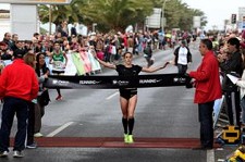 Maior competição de 10 km leva 10 mil participantes a percorrer a Avenida Marginal JESSICA AUGUSTO E RUI SILVA VENCEM CORRIDA DO TEJO 2012