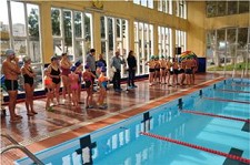 Muitos entusiastas que experimentaram aulas Piscina Municipal do Barreiro reabriu em Festa