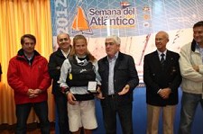 NOVE VELEJADORES PORTUGUESES NO TOP 30 DO MEETING PESCANOVA DE OPTIMIST