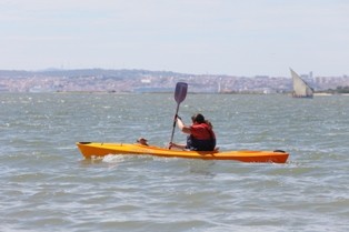 «Agosto Flutuante» na Praia Fluvial do Rosário - Moita Provas de canoagem abertas à participação de toda a população