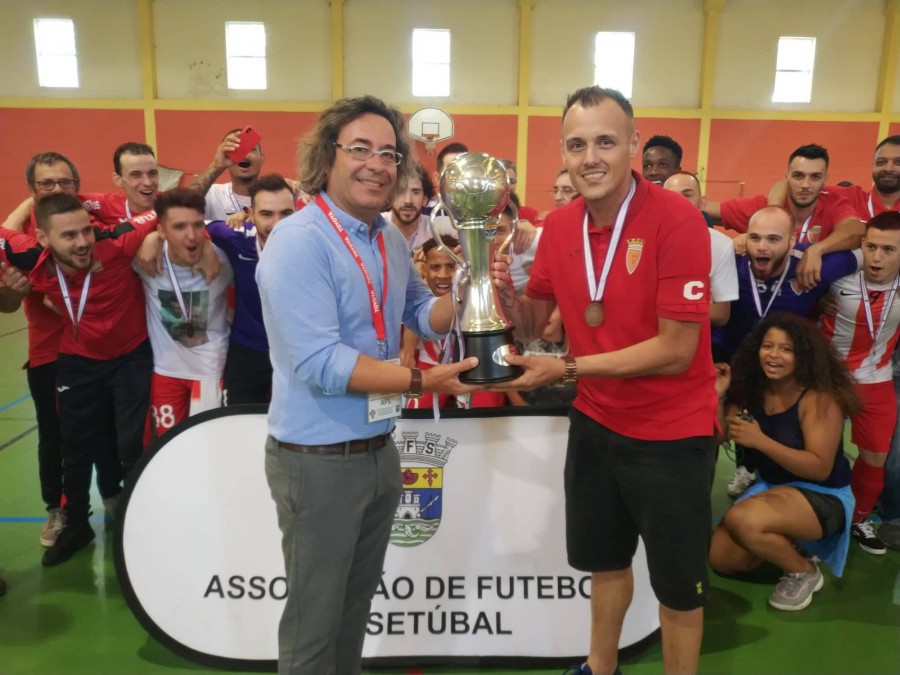 Barreiro - Emblema alvirrubro assinalou conquista do título de campeão sénior da AF Setúbal ruma à estreia na competição nacional.