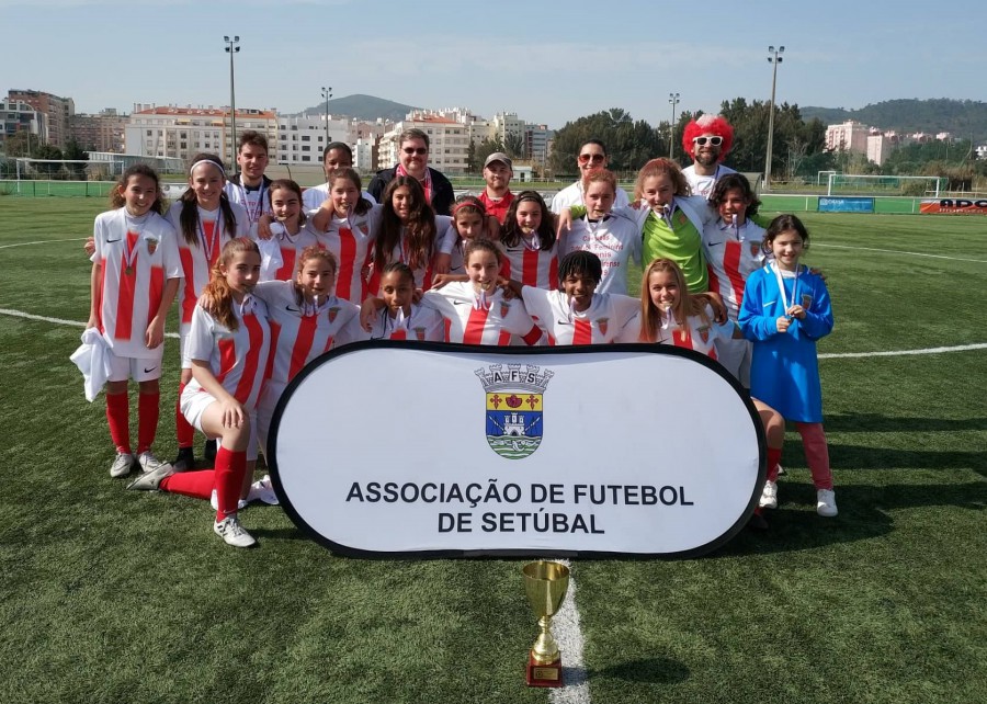 Barreiro - Título histórico para o futebol feminino da região de Setúbal FC Barreirense conquista troféu no Distrital Juvenil de Futebol de 7.