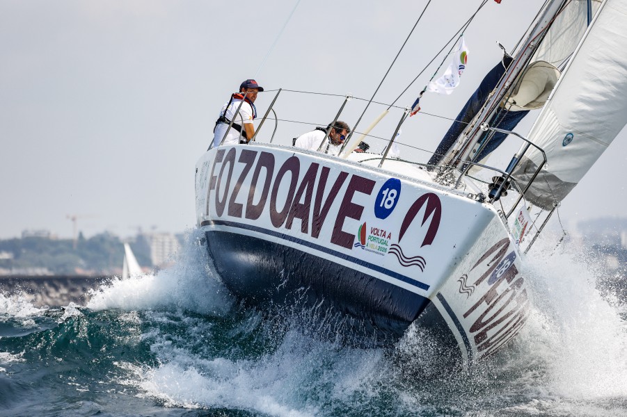 Volta a Portugal à Vela Nortada permitiu espetáculo no arranque na frente atlântica do Porto,
