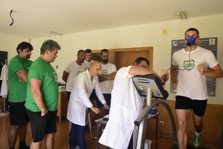 Jogadores avaliados no Laboratório de Desporto Andebol do Vitória de Setúbal prepara regresso à 1ª Divisão no IPS