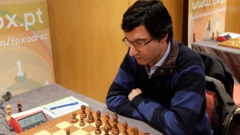 António Fernandes vence André Fidlago do Barreiro e isola-se no Torneio de Mestres de Xadrez Sérgio Rocha do Barreiro (FCB) ocupa 2º lugar