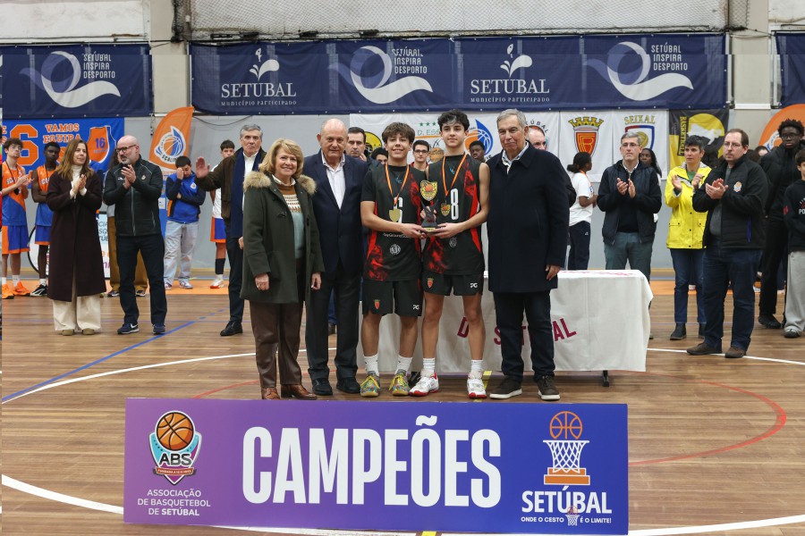 BARREIRO - Distrital de Setúbal de Basquetebol de Sub-16 Scalipus e Barreirense conquistaram os títulos feminino e masculino