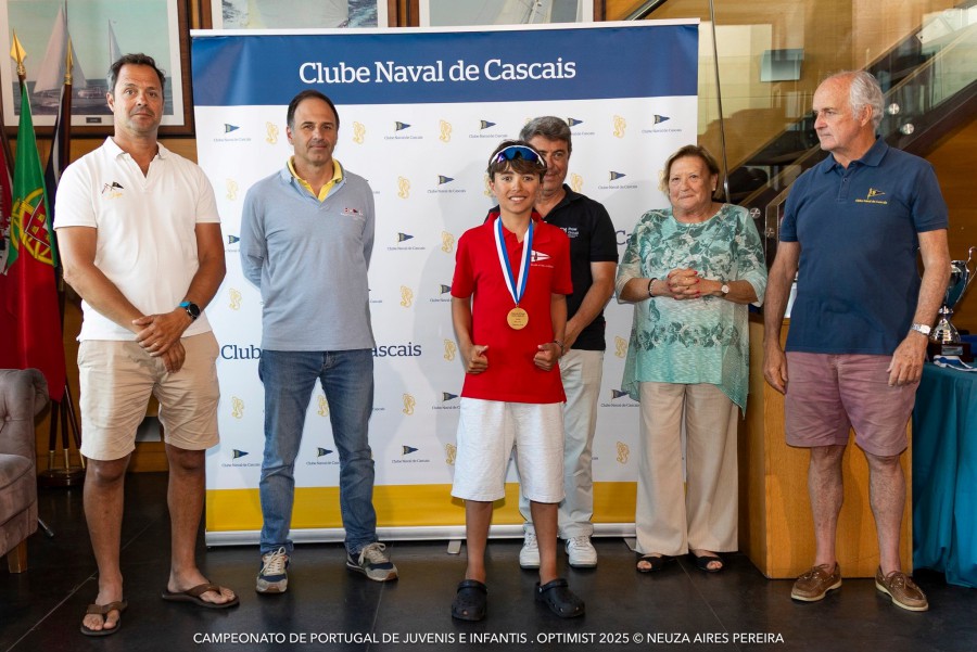 Clube de Vela do Barreiro CAMPEONATO DE PORTUGAL DE JUVENIS E INFANTIS OPTIMIST Artur Bento termina no 3º lugar da geral Juvenil