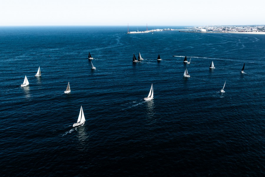 Volta a Portugal à Vela segue ao sabor do vento Frota percorreu as cerca de 70 milhas náuticas junto à costa