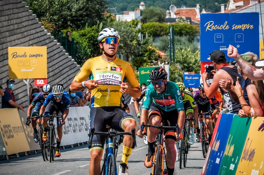 Na 38ª Volta ao Alentejo/1º Grande Prémio CMTV Mais Uma Chegada ao Sprint na Alentejana Outra Vez Iúri, em Mora