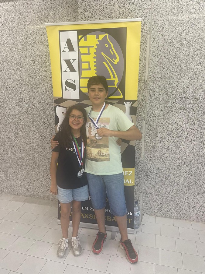 Atletas dos Ferroviários do Barreiro Beatriz Goncalves título distrital de melhor feminina em sub 12 Dinis Goncalves vice campeão distrital absoluto