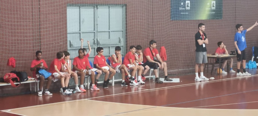 BARREIRO - I Torneio Internacional de Mini -Basquete da Maia SUB12 FC Barreirense três jogos, três vitórias