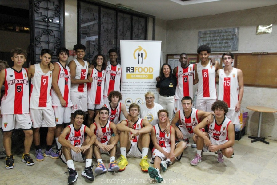 Ambiente de festa na apresentação Basquetebol FC Barreirense Ação de recolha de alimentos promovida em parceria com a Refood-Barreiro
