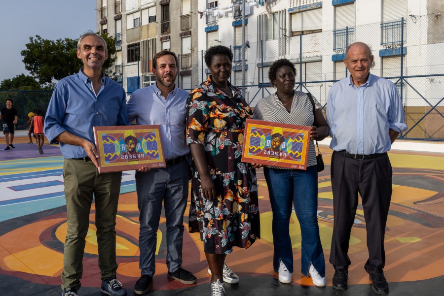 Campo de basquetebol 3x3 inserido no projeto BasketArt. No Vale da Amoreira abertura de campo em homenagem de Neemias Queta.