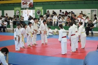 Judo no Barreiro assinala 52 anos de vida em festa de família Memorial Joaquim Barata e 4º Torneio Cidade do Barreiro reuniram centenas de judocas