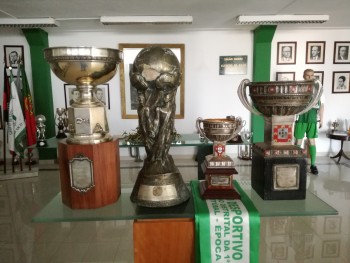 Futsal do Grupo Desportivo Fabril do Barreiro Trabalha tendo em vista a subida . 4 entradas e 2 saídas no plantel para atacar a temporada 2016/2017