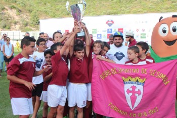 Cerca de 1900 jovens futebolistas em representação de 88 equipas Grupo Desportivo de Sesimbra vence Sesimbra Summer Cup 2016no no escalão U9