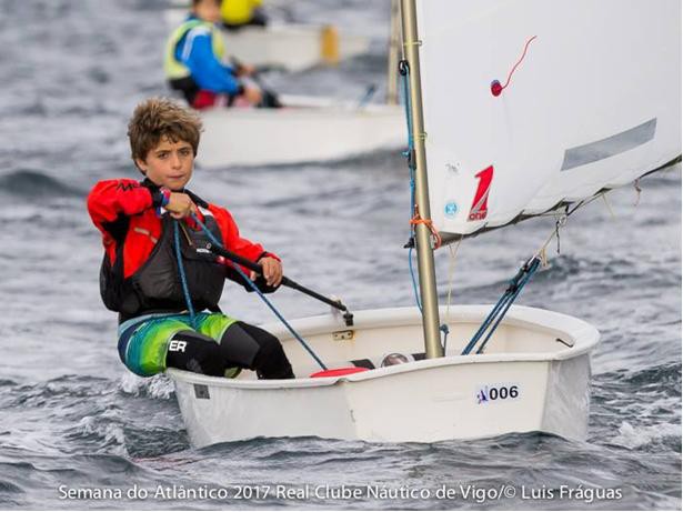 Meeting Internacional Cidade de Vigo OPTIMIST EXCELLENCE CUP 2017-2018 Vasco Soares do CV Barreiro alcança o 3º lugar em Espanha