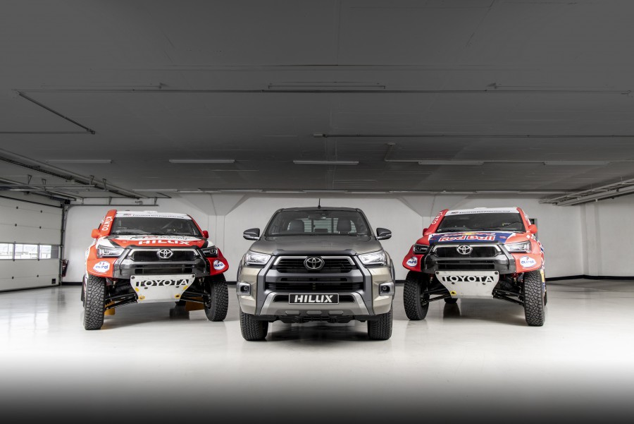 Toyota Hilux de Nasser Al-Attiyah Arranca para o Dakar 2021 em primeiro lugar