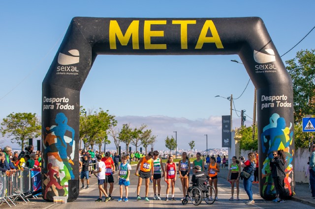 Seixal - Na zona ribeirinha de Arrentela 40.ª Estafeta 25 de Abril realiza-se no feriado do 25 de Abril