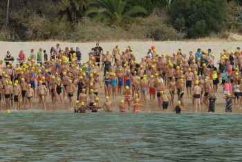 Sesimbra - Travessia da Baía uma das mais prestigiadas provas de mar que se realizam em Portugal conta com nadadores de todo o país.