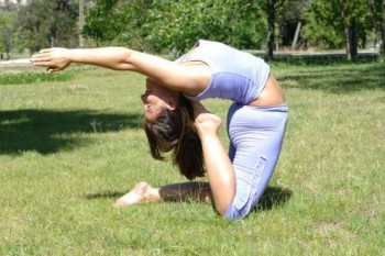 Ministrado pelo Centro de Yoga – Ás. Barreiro Hoje «Yoga no Parque» da Cidade