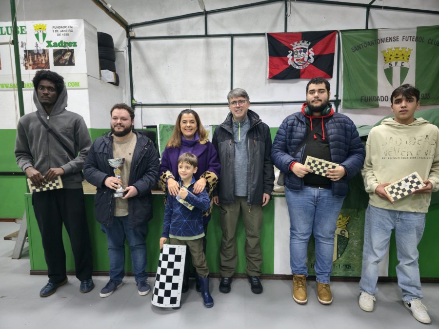 27º Circuito de Xadrez do Barreiro 2026 Diogo Castro e Beatriz Gonçalves vencem no Santoantoniense FC . 71 participantes