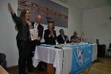 SEIXAL - ANA CRISTINA VIDEIRA HOMENAGEADA PELA ASSOCIAÇÃO MENSAGEIRO DA POESIA