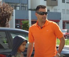 Ricardo no Barreiro Passa o dia com as crianças da Associação “Nós”