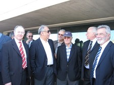 Os cinco sobreviventes do 1º Executivo eleito após o 25 de Abril no Barreiro Vão juntar-se num jantar para recordar a efeméride da tomada de posse