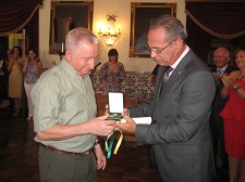 António Luís Ribeiro dos Santos “Toninho da Mercearia”- Alhos Vedros - Moita Medalha de Mérito Económico e Social