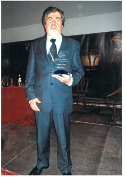 David Martins Médico Oftalmologista de Setúbal Câmara Municipal saúda premiado com «LEONE D’ORO – Best of Show»