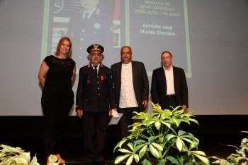 Associação Humanitária dos Bombeiros Voluntários do Sul e Sueste - Barreiro Feliciano José Casbarra Medalha de Bons Serviços e Dedicação – 40 anos