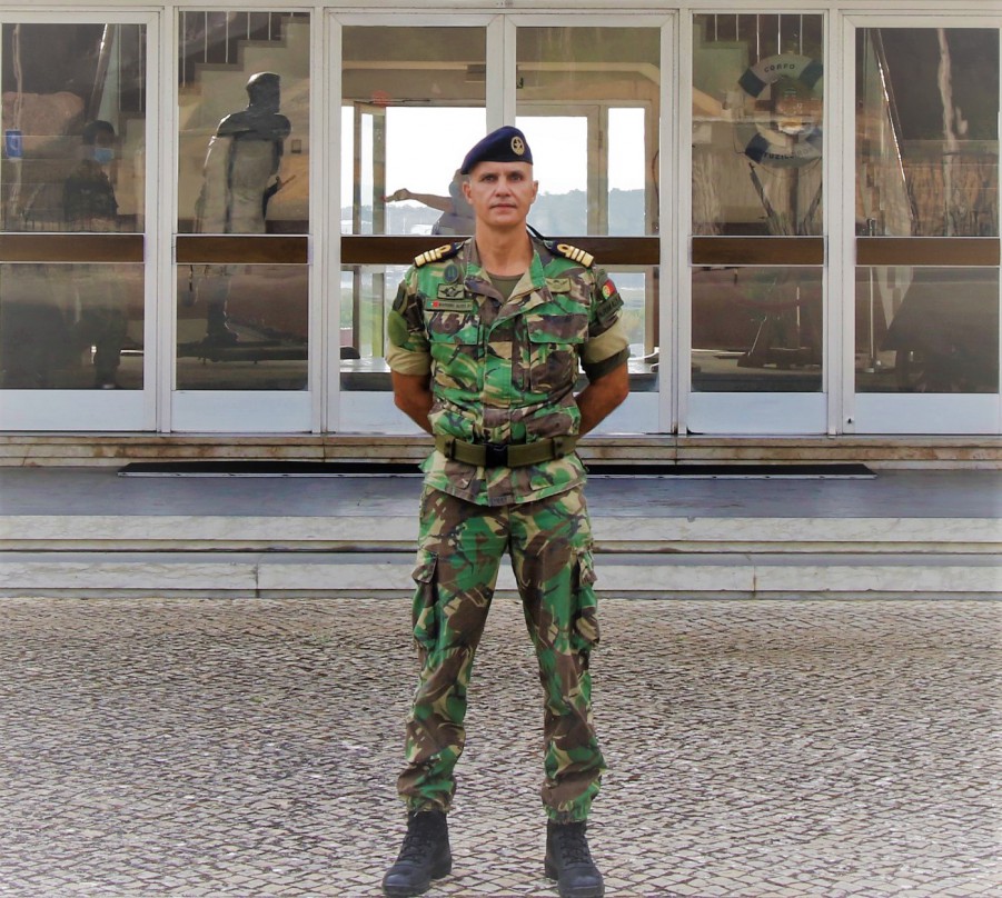 Barreiro - Novo Comandante do Corpo de Fuzileiros Capitão-de-mar-e-guerra Fuzileiro Artur Mariano Alves