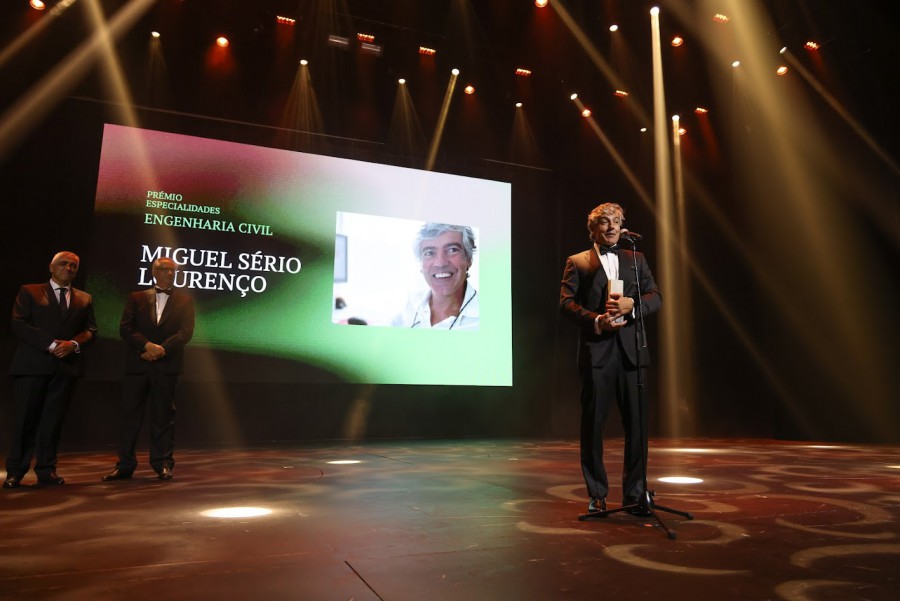 Professor da Escola Superior de Tecnologia do Barreiro - IP Setúbal Miguel Sério Lourenço foi o vencedor do Prémio Especialidades – Engenharia Civil