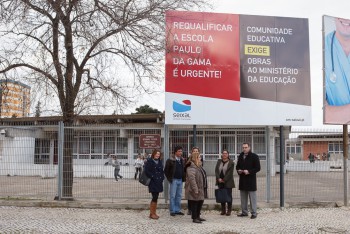 Seixal - São por demais evidentes as debilidades ao nível das infraestruturas Autarquia visita Escola Básica Paulo da Gama e exige obras urgentes ao Ministério da Educação