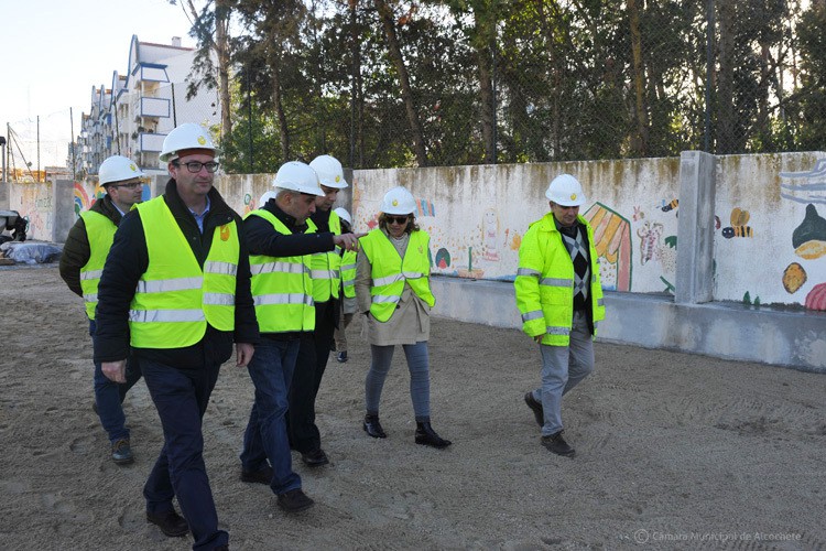 Alcochete - Obras na escola da Restauração Vão permitir ampliar o estabelecimento de ensino de 1.º ciclo