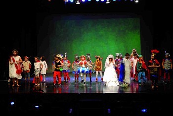 Mostra de Teatro Escolar de Sesimbra Durante os três dias vão passar pelo palco dezenas de jovens talentos