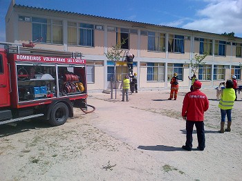 Bombeiros do Sul e Sueste - Barreiro Realizam simulacro na Escola EB1 do Lavradio