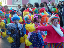Carnaval das Escolas Avenidas do Barreiro enchem-se de cor e alegria
