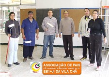 Associação de Pais e Encarregados da Vila Chã – Barreiro Pais pintaram Salas de Aula e Hall de Entrada da escola