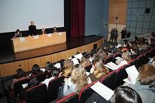 Seminário sobre dislexia em Santiago do Cacém Professores, educadores e pais marcaram presença na sessão com a especialista Paula Teles