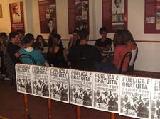 Ensino Secundário de Setúbal da JCP Debate «Pública e Gratuita, a Escola a que temos direito!»