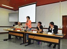 «Os intelectuais e o espetáculo do mundo» em debate no Barreiro Ilustre painel de convidados debate a ética, a literatura e o humor